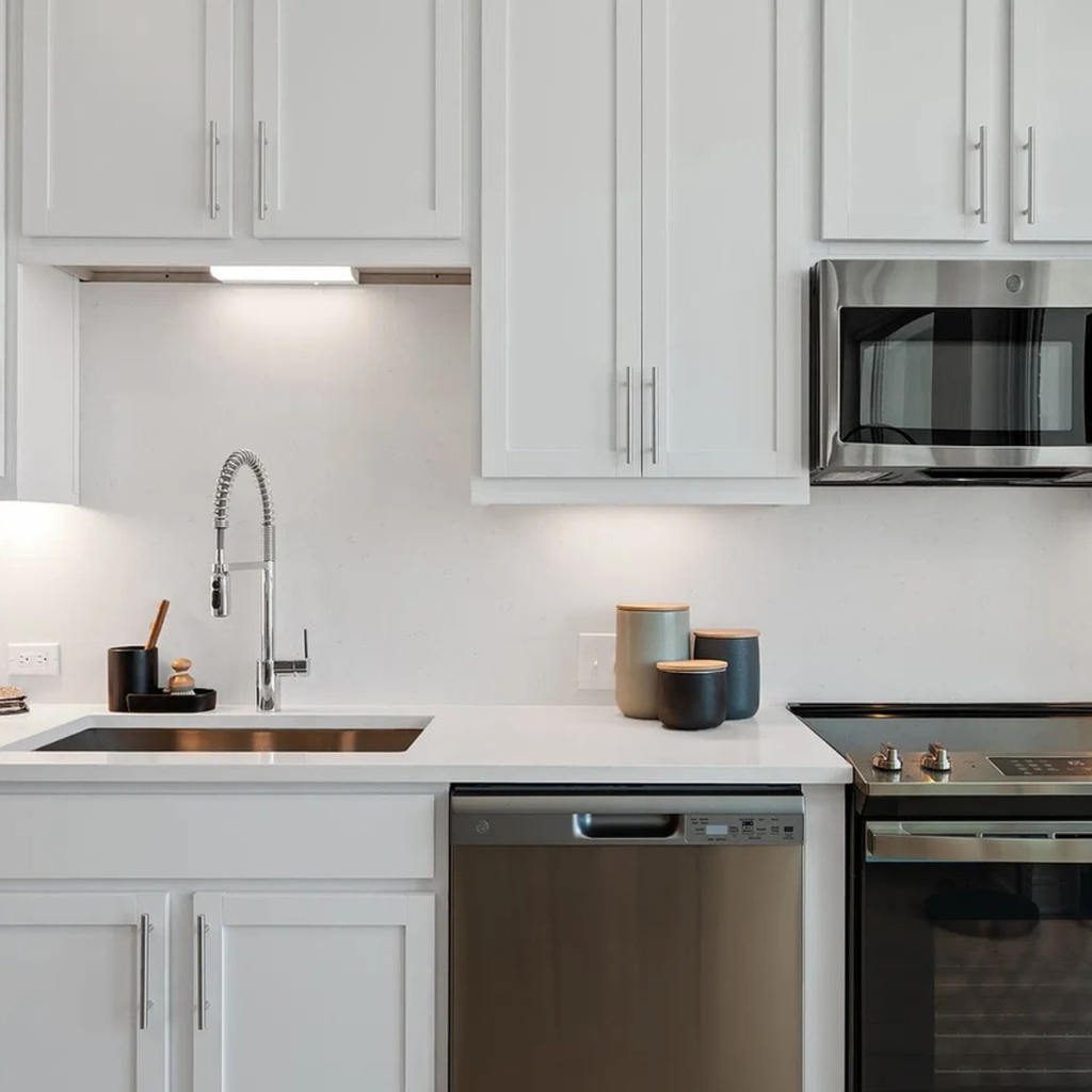 Modern Studio Apartment - Downtown Austin, TX