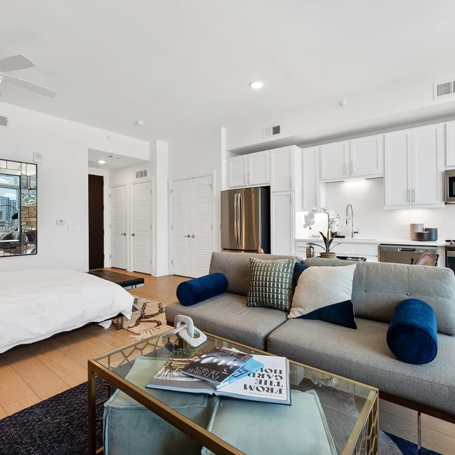 Modern Studio Apartment - Downtown Austin, TX