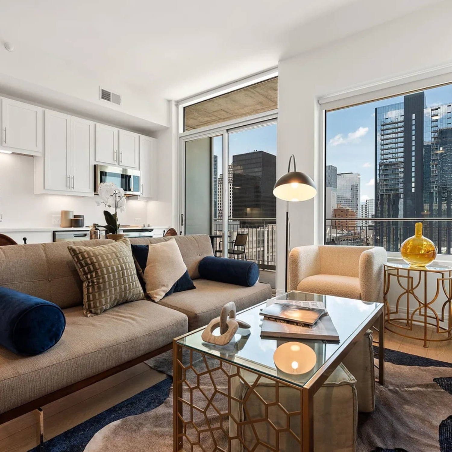 Modern Studio Apartment - Downtown Austin, TX