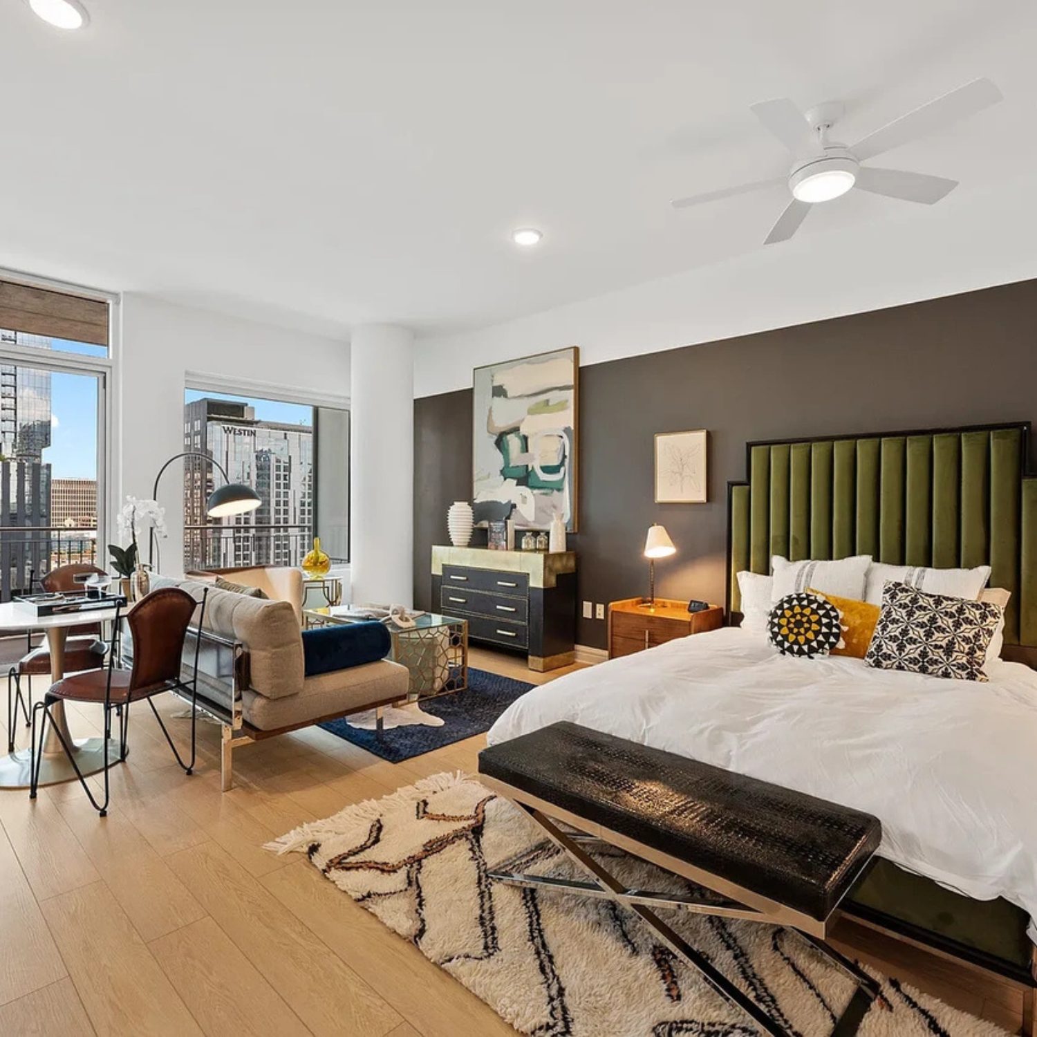 Modern Studio Apartment - Downtown Austin, TX