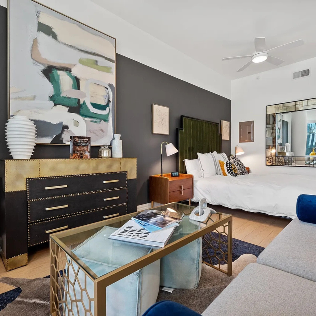 Modern Studio Apartment - Downtown Austin, TX